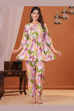 Celebravo Women Floral Printed Regular Kurta with Trousers