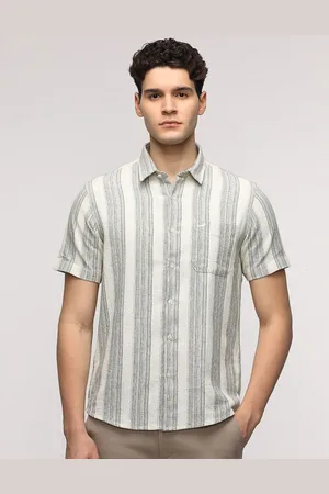 Crocodile Men Comfort Spread Collar Vertical Striped Cotton Casual Shirt
