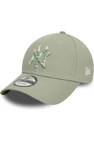 New Era Men Embroidered Snapback Cap