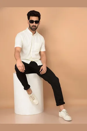 Crimsoune Club Men Classic Fit Solid Pure Cotton Casual Shirt