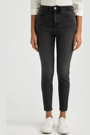 DeFacto Women Clean Look Light Fade Mid-Rise Stretchable Jeans