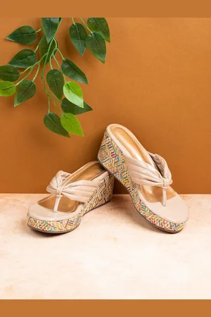 Inc 5 Women Printed Wedge Heel Sandals