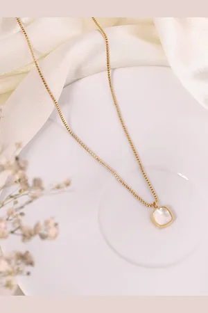 DressBerry Square Shape Pendant with Chain