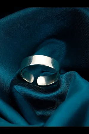 GIVA Men 925 Sterling Silver Rhodium Plated Keep Shining Ring