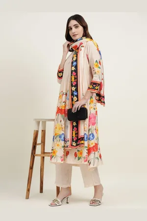 ZARI Women Floral Printed Regular Kurta with Trousers & With Dupatta