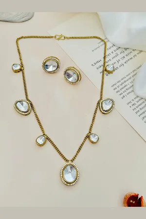 ABDESIGNS Gold-Plated Kundan-Studded Necklace and Earrings