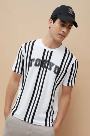 Lifestyle Men Printed Applique T-shirt