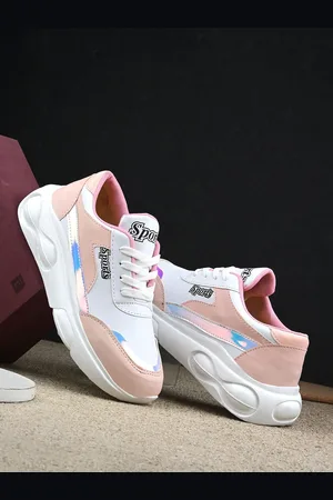 MAGNOLIA Women Sneakers