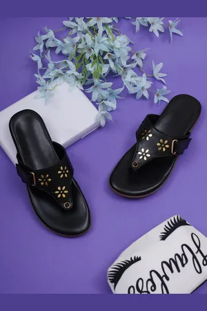 Misto Women Black Embellished Open Toe Flats