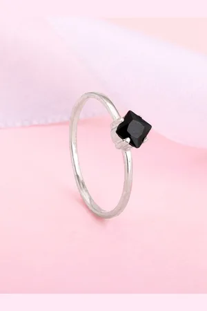 GIVA 925 Sterling Silver Rhodium-Plated Onyx Studded Finger Ring