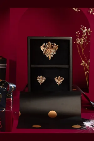 COSA NOSTRAA Men Gold-Toned Textured Accessory Gift Set