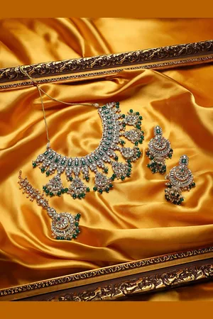 SOHI Gold-Plated Stoe-Studded & Beaded Jewellery Set
