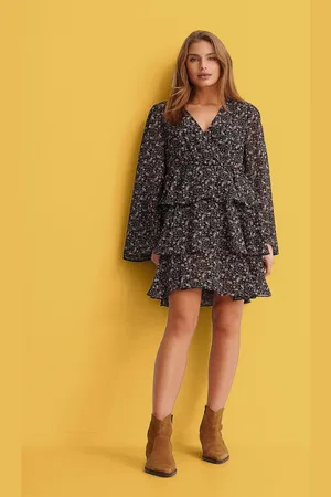 DressBerry Women Floral Printed Ruffled Crepe Fit & Flare Dress
