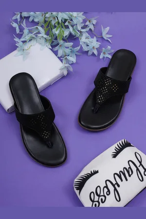 Misto Women Black Embellished T-Strap Flats