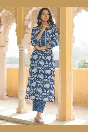 DIVASTRI Floral Printed Round Neck Straight Kurta With Trousers