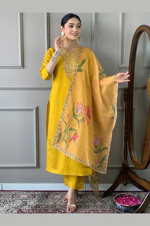 BESUCHER Floral Embroidered V-Neck Chanderi Silk Straight Kurta With Trousers & Dupatta