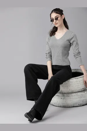 Roadster Solid V-Neck Regular Top