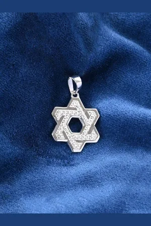 CLARA Men 925 Sterling Silver Rhodium-Plated CZ Stone Studded Star Shaped Pendant