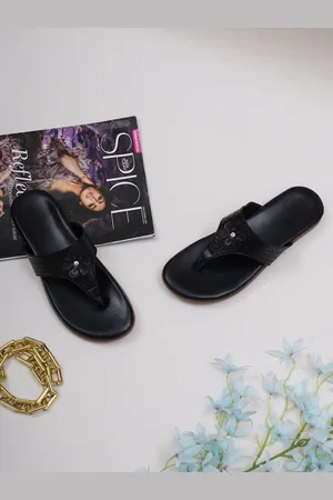 Misto Women Black Embellished T-Strap Flats