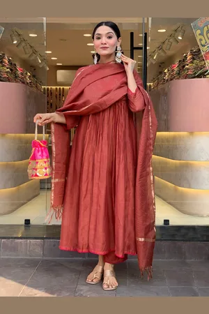 DIVASTRI Women Ethnic Motifs Embroidered Pleated Sequinned Kurta with Trousers & With Dupatta