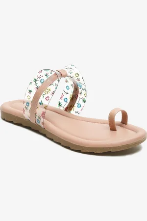 Misto Women Peach-Coloured Embellished One Toe Flats with Bows