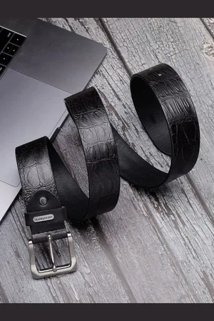Red Tape Men Textured Leather Belt