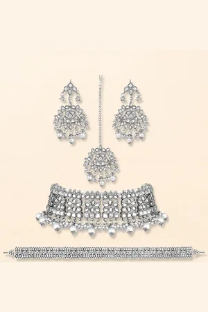 Peora Silver-Plated Kundan Studded & Beaded Jewellery Set