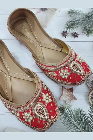 Fulkari Women Embellished Ethnic Mojaris Flats