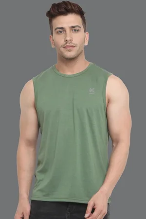 HRX Men Pockets Slim Fit T-shirt
