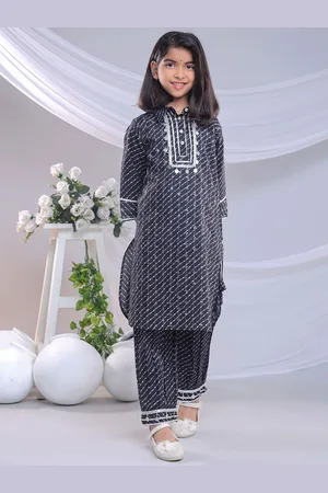 misbis Girls Leheriya Printed Gotta Patti Pure Cotton Straight Kurta With Trousers