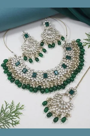 I Jewels Gold Plated Kundan Studded & Beaded Necklace & Earrings With Maang Tika