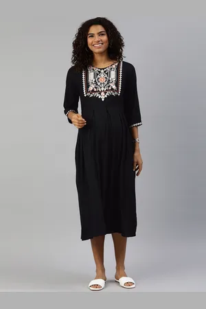 MomToBe Women Black Solid A-Line Maternity Nursing Sustainable Dress