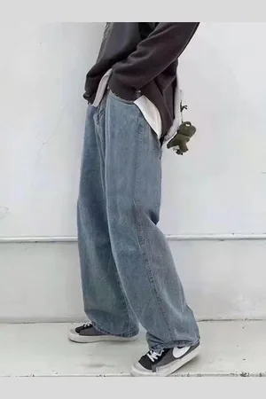 HERE&NOW Men Slash Knee Jeans