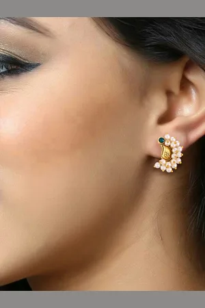 DIVASTRI Contemporary Studs Earrings