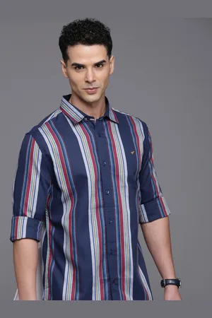 Invictus Men Standard Slim Fit Opaque Striped Casual Shirt