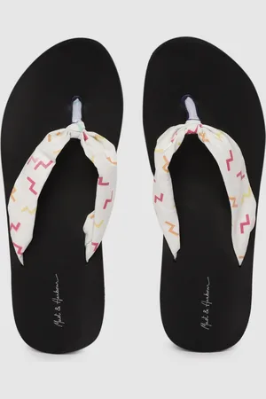 Mast & Harbour Women White & Black Abstract Print Thong Flip-Flops