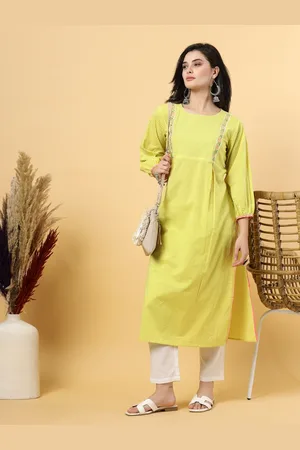 FABRIC FITOOR Women Striped Thread Work Kurta