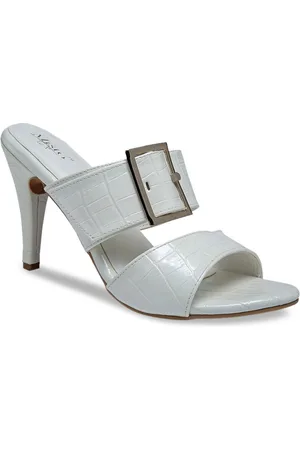 Misto Women White Solid Sandals