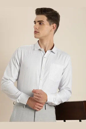 Invictus Men White & Blue Slim Fit Striped Semiformal Shirt