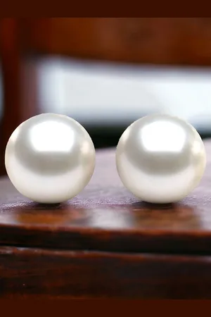 DIVASTRI Rhodium-Plated Artificial Pearls Beaded Cricular Shaped Studs