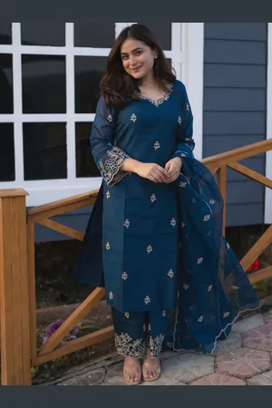 DIVASTRI Women Kurta Sets