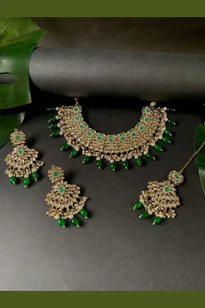 I Jewels Gold-Plated Kundan-Studded & Pearl-Beaded Necklace & Earrings & Maang Tikka