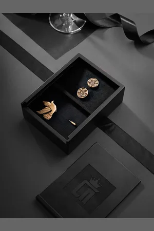 COSA NOSTRAA Men Set Of 2 Flying Bird & Eternal Garden Collar Tips Gift Set