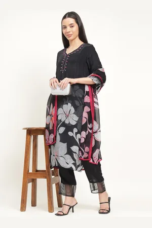 ZARI Women Floral Printed Regular Kurta with Trousers & With Dupatta