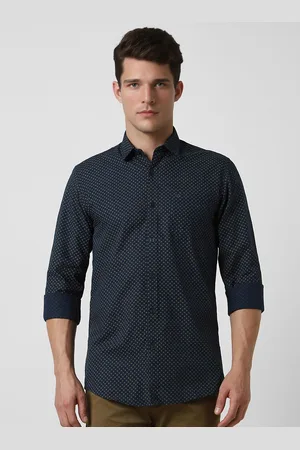 Peter England Men Spread Collar Solid Cotton Slim Fit Casual Shirt