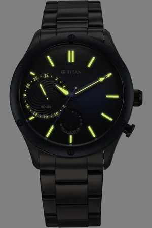 Titan Men Dial & Stainless Steel Bracelet Style Straps Analogue Watch 10009KM01