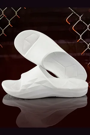Kraasa Women Textured Sliders