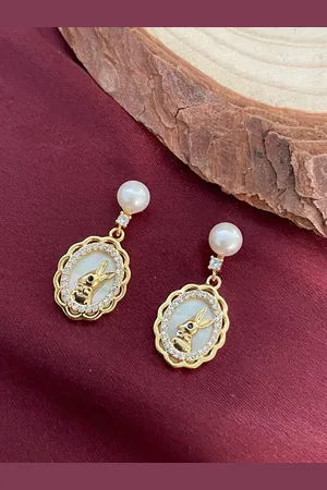 Digital Dress Room Gold-Plated Stone-Studded & Beaded Animal Shaped Drop Earrings