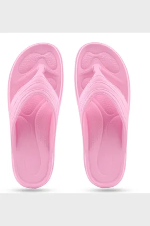 Kraasa Women Textured Rubber Thong Flip-Flops