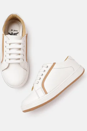 YK Girls White Solid Sneakers